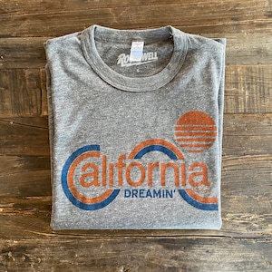 Retro California Dreamin' T-shirt - Etsy