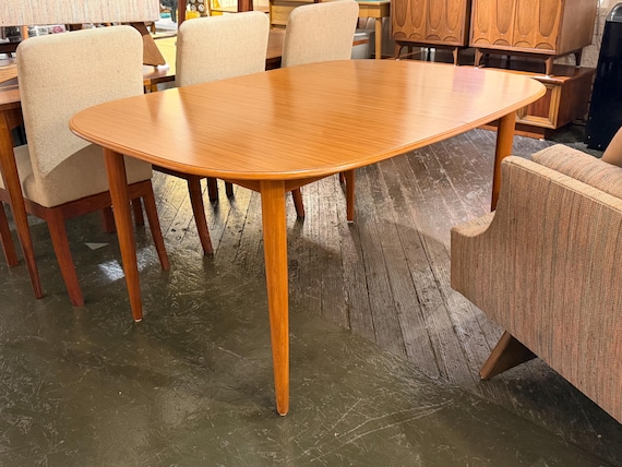 Arne Hovmand-Olsen Teak Extension Dining Table for Skovmand & Andersen, Circa 1960s - *Please ask for a shipping quote before you buy.