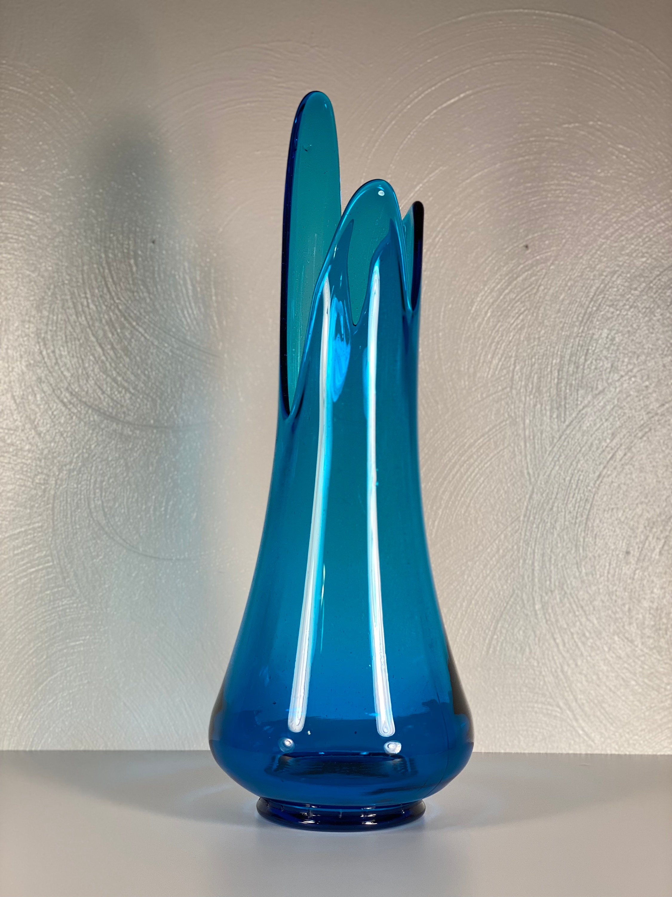 L.E. Smith Blue 18 Swung Vase