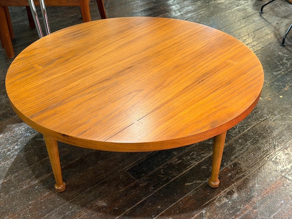 American of Martinsville Round Coffee Table, Circa 1960s - *Please ask for a shipping quote before you buy.