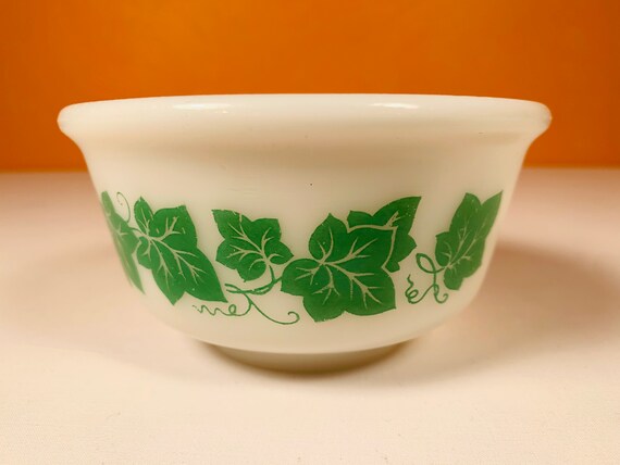 Hazel Atlas Green Ivy 5" Mixing Bowl