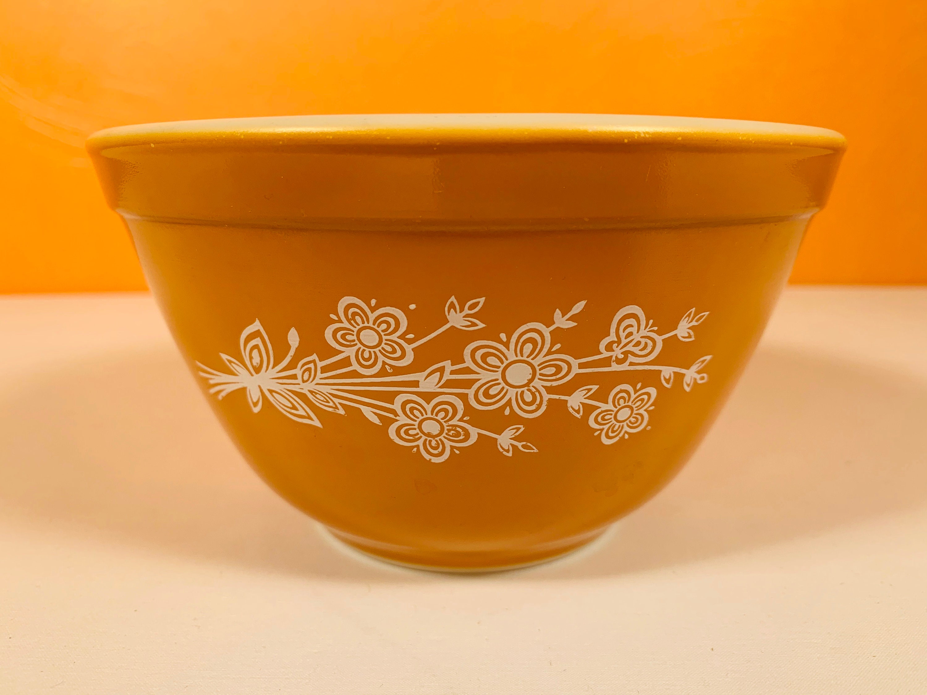 Pyrex Butterfly Gold 1979 Redesign Mixing Bowl Set