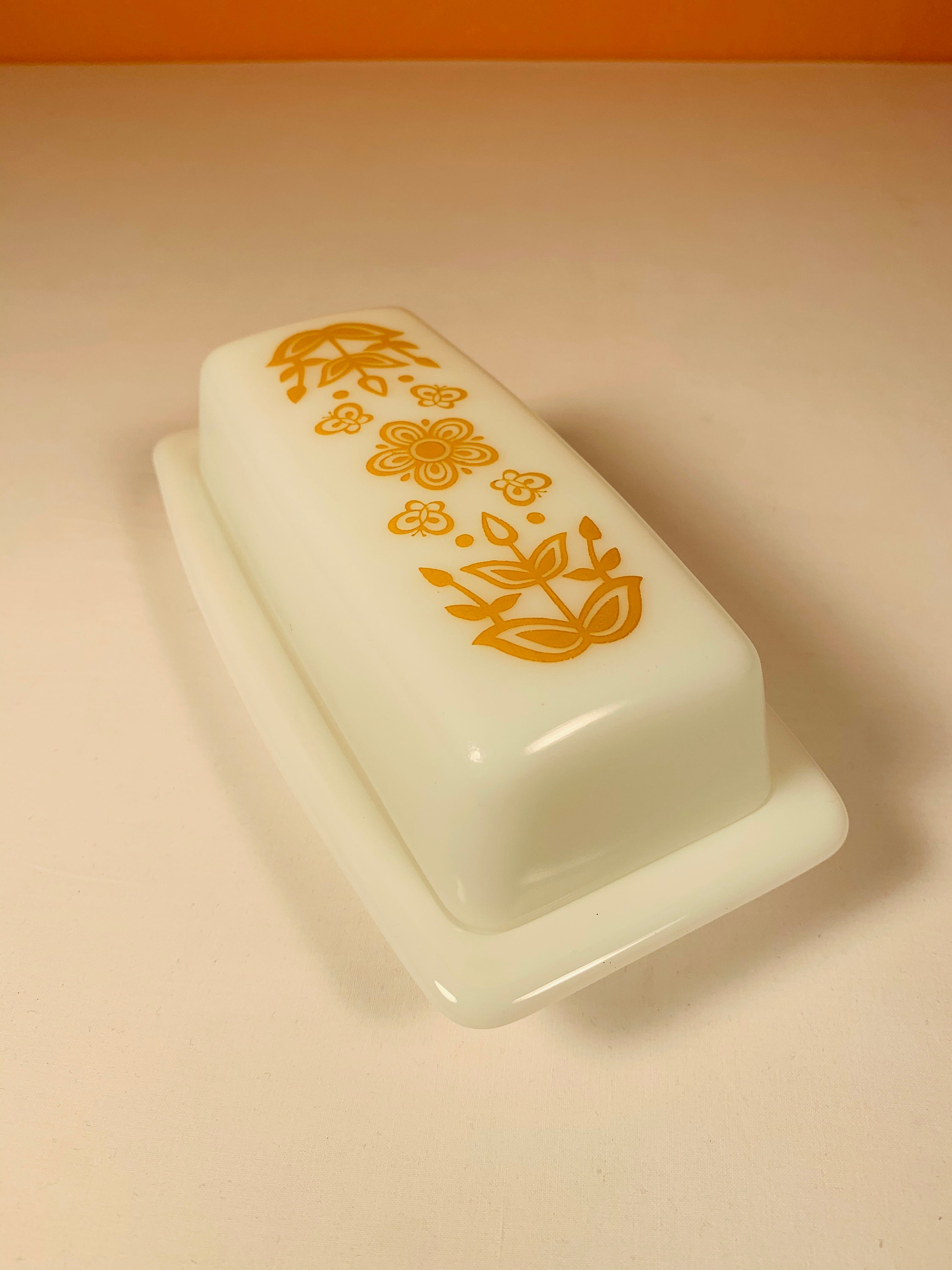 Pyrex Butterfly Gold Butter Dish
