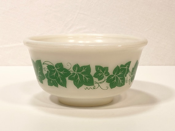 Hazel Atlas Green Ivy 5" Mixing Bowl
