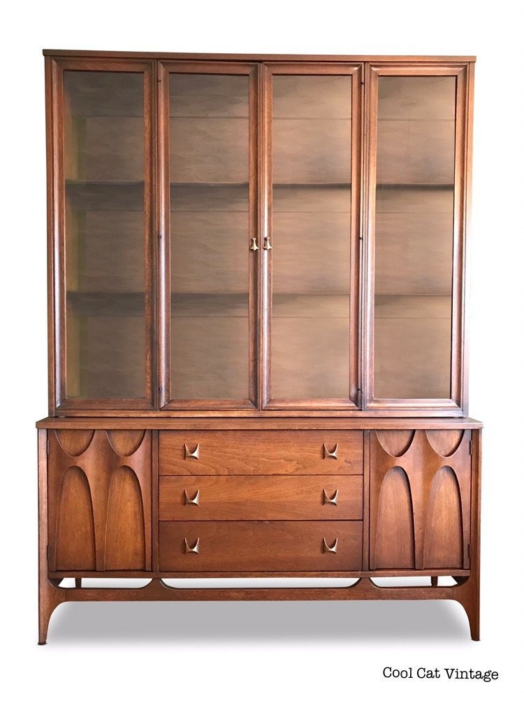 Broyhill Brasilia Walnut China Hutch (restored) *Please see notes on