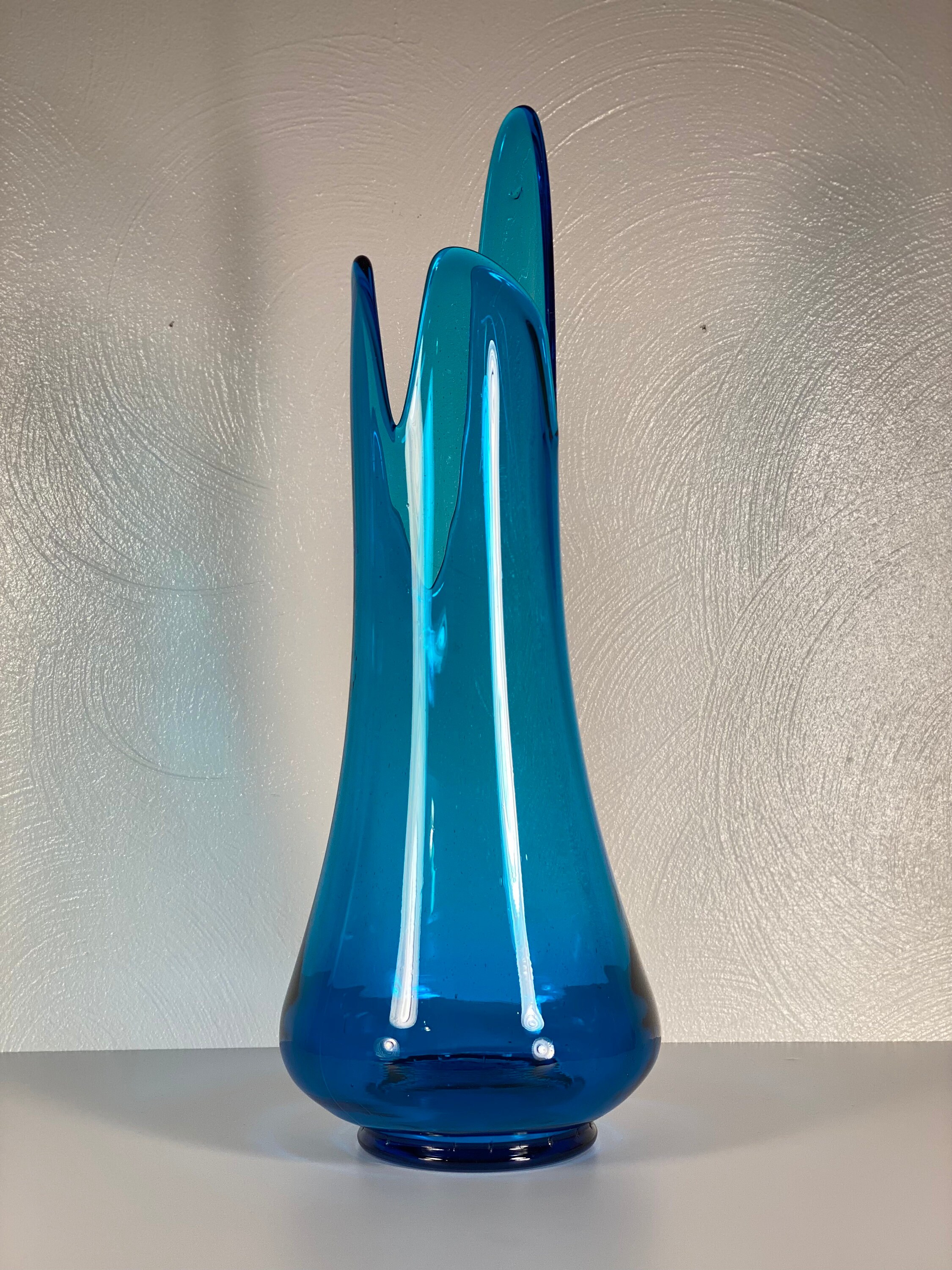 L.E. Smith Blue 18 Swung Vase