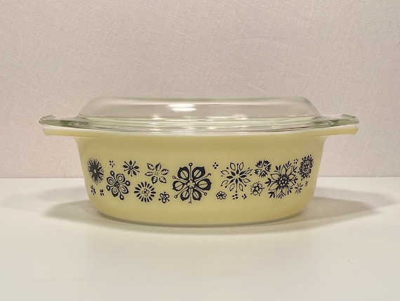 Pyrex Pressed Flowers 043 Casserole Circa 1957