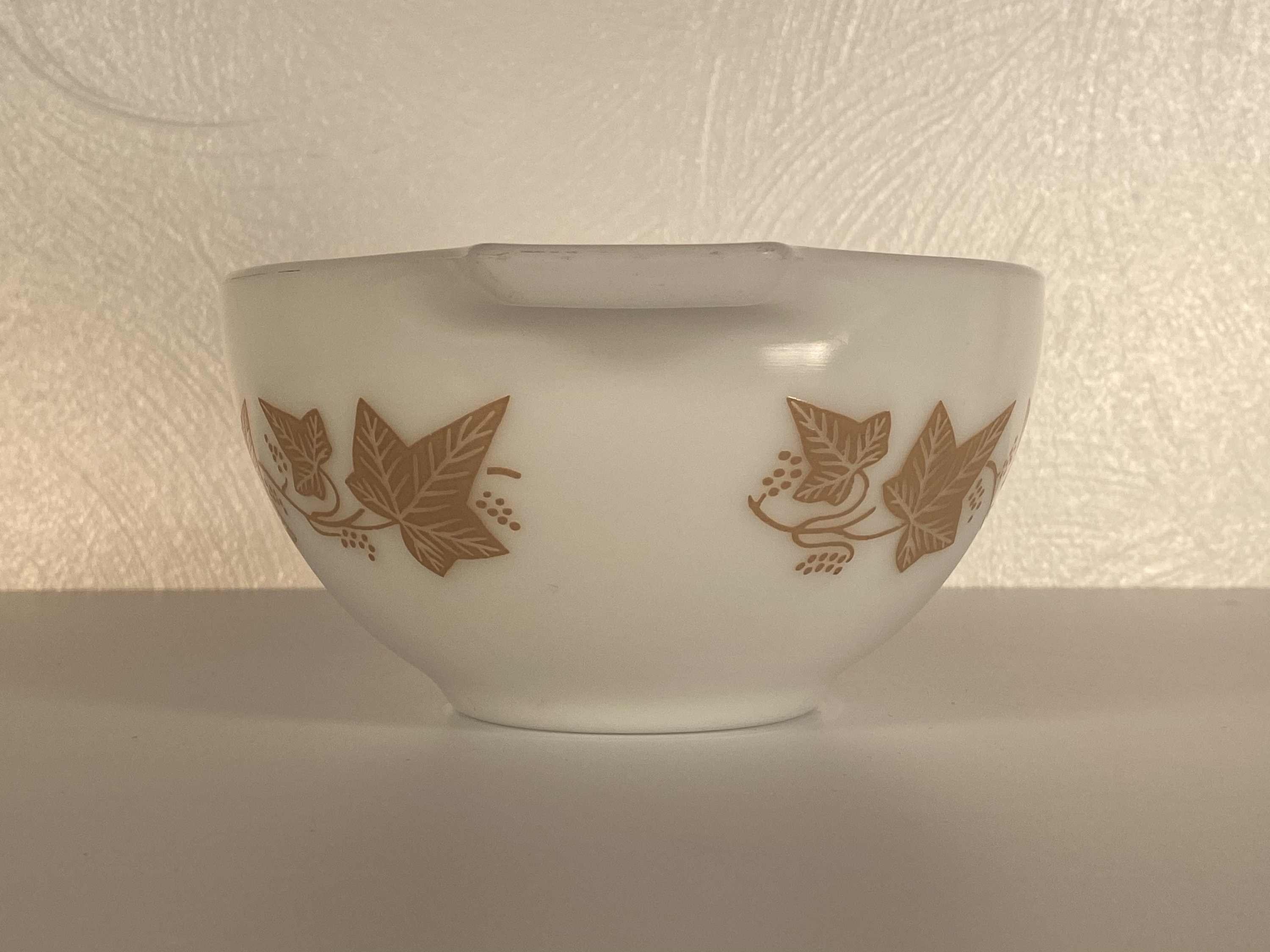 Pyrex Sandalwood 441 Mixing Bowl