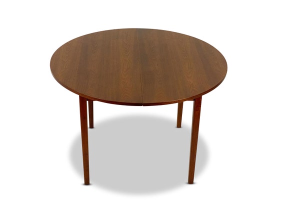Round Extending Dining Table by Jack Cartwright for Founders Patterns 7, Circa 1960s - *Please ask for a shipping quote before you buy.