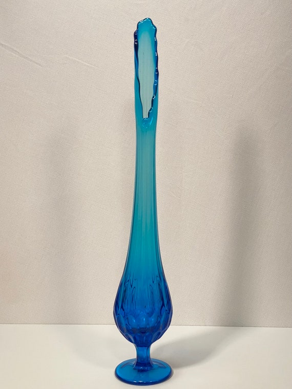 Fenton Sapphire Blue Swung Vase