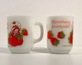 Pair of Anchor Hocking Strawberry Shortcake Mugs