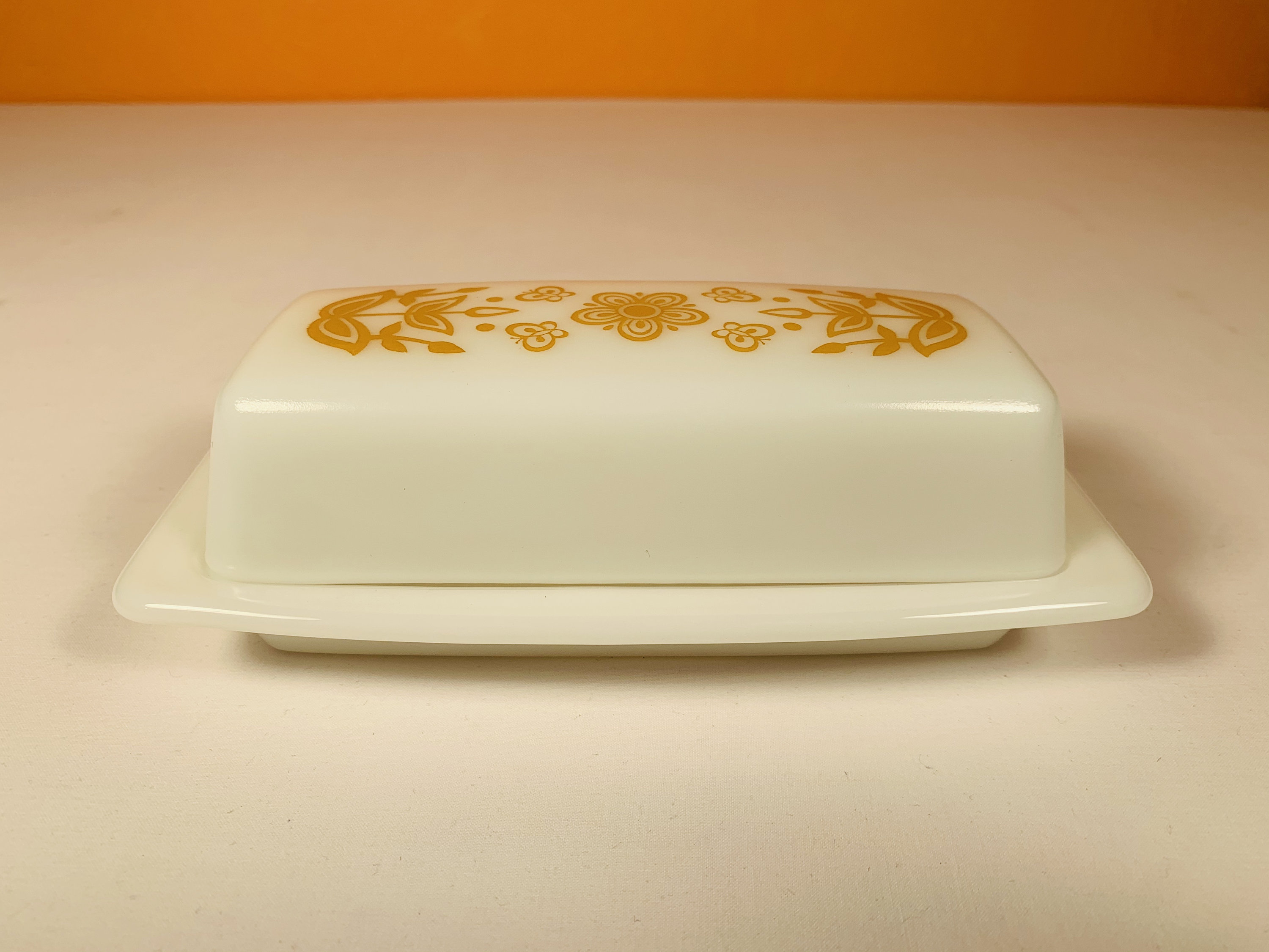 Pyrex Butterfly Gold Butter Dish