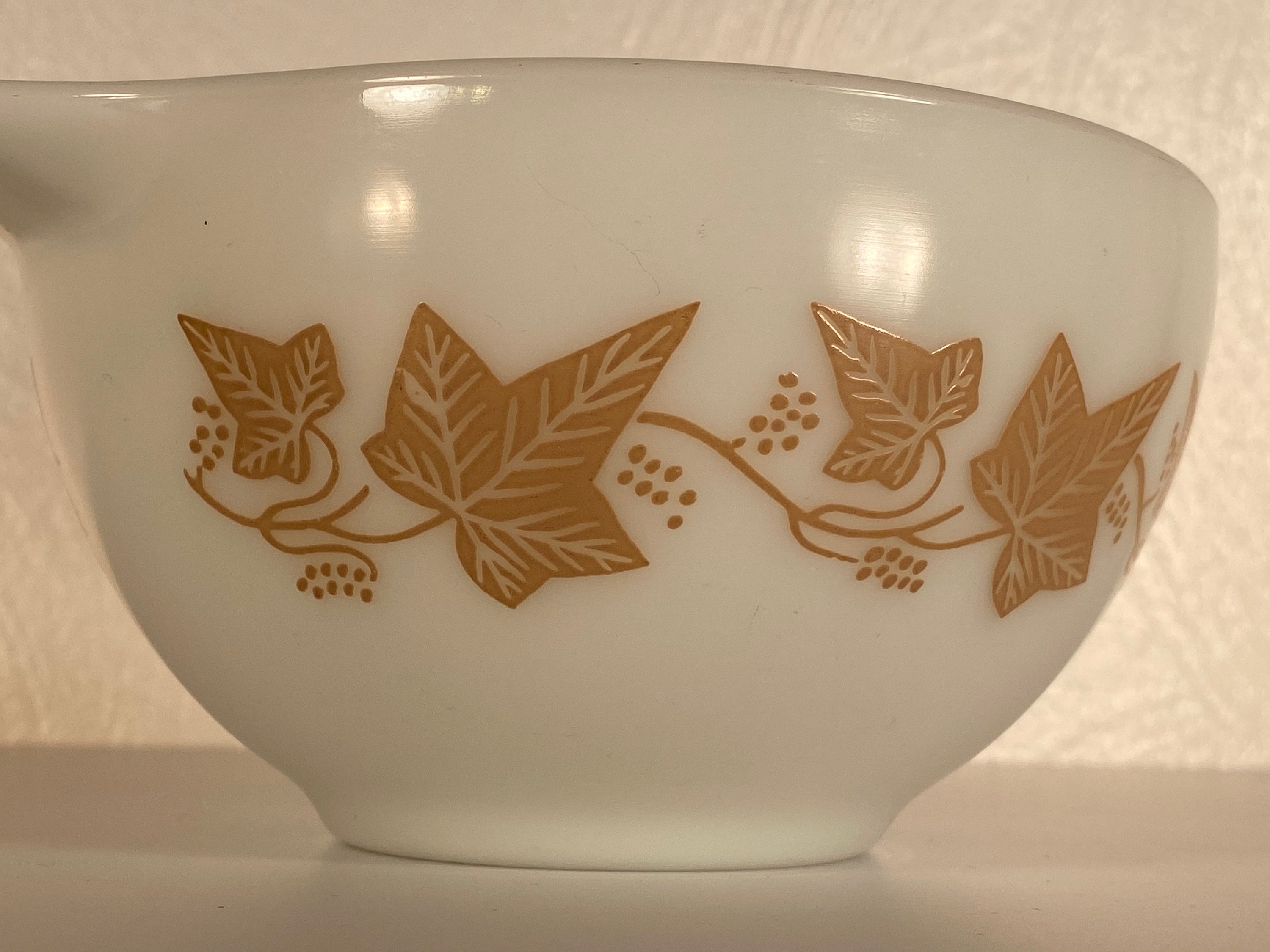Pyrex Sandalwood 441 Mixing Bowl