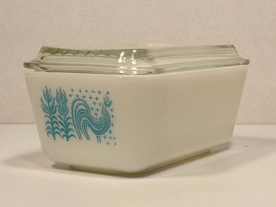 Pyrex #502 Butterprint 1.5 Pint Refrigerator Dish