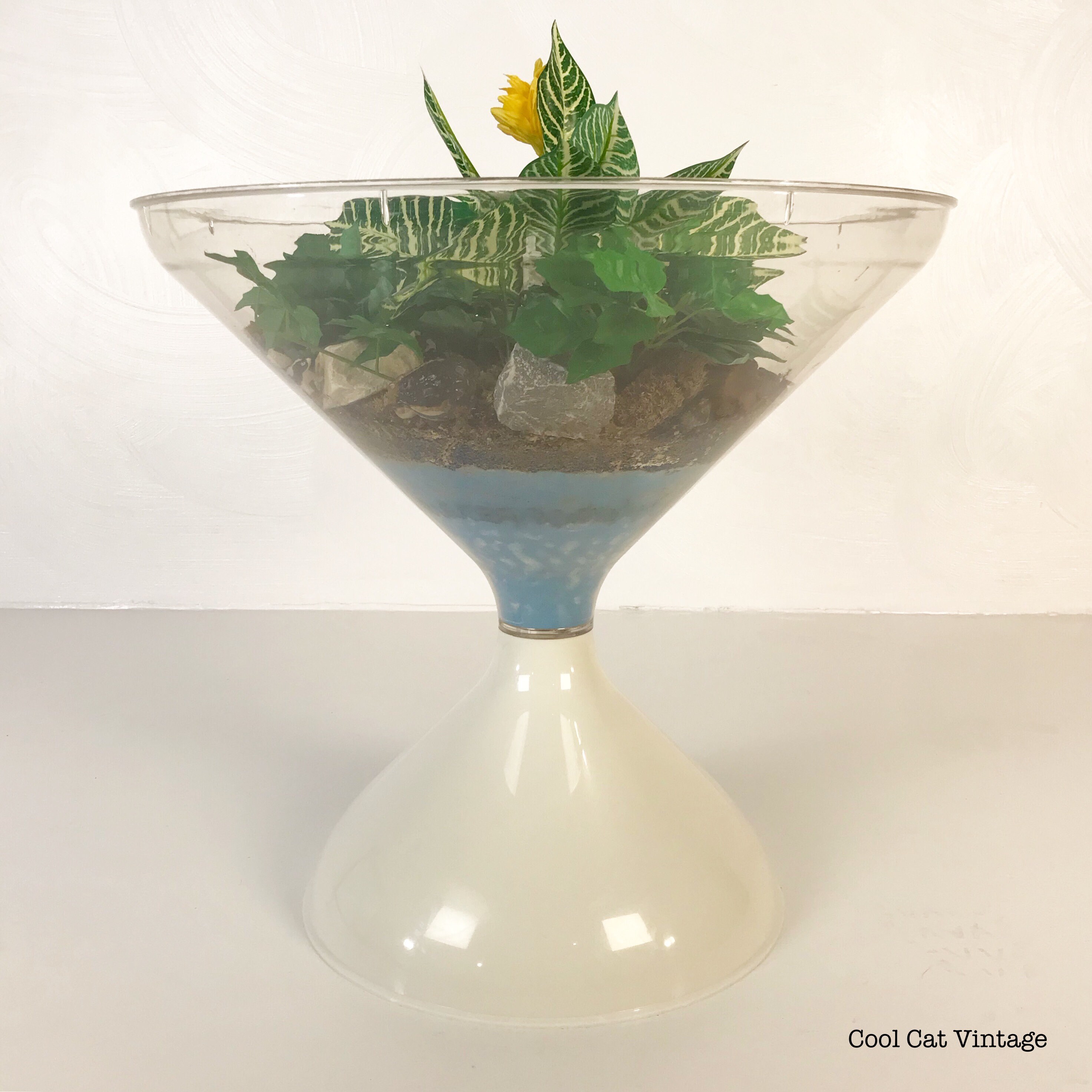 Modern Atomic Plexiglas Terrarium - *Please see notes on shipping ...