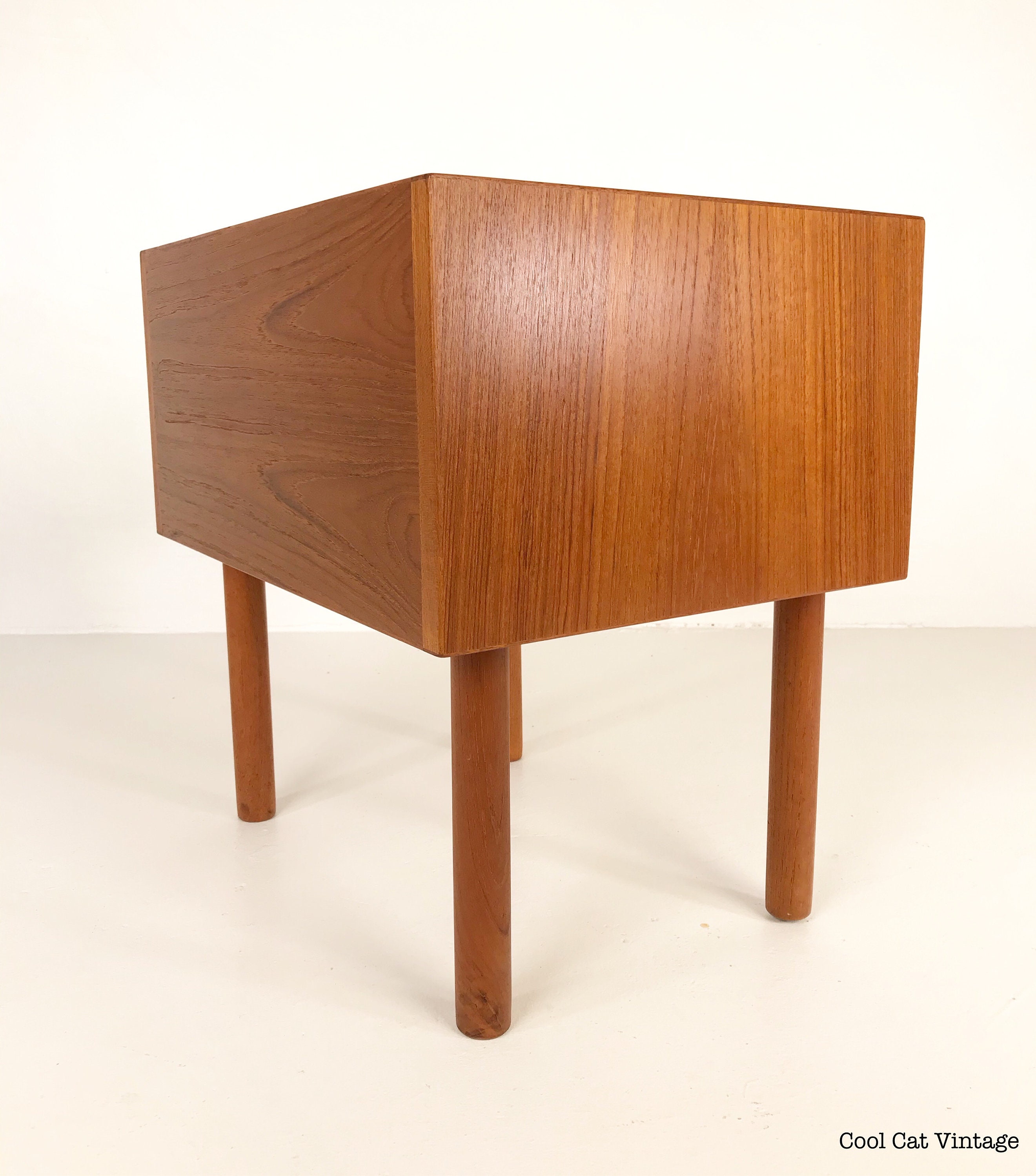Danish Teak Nightstand by Hans Wegner for RY Møbler, circa 1960s