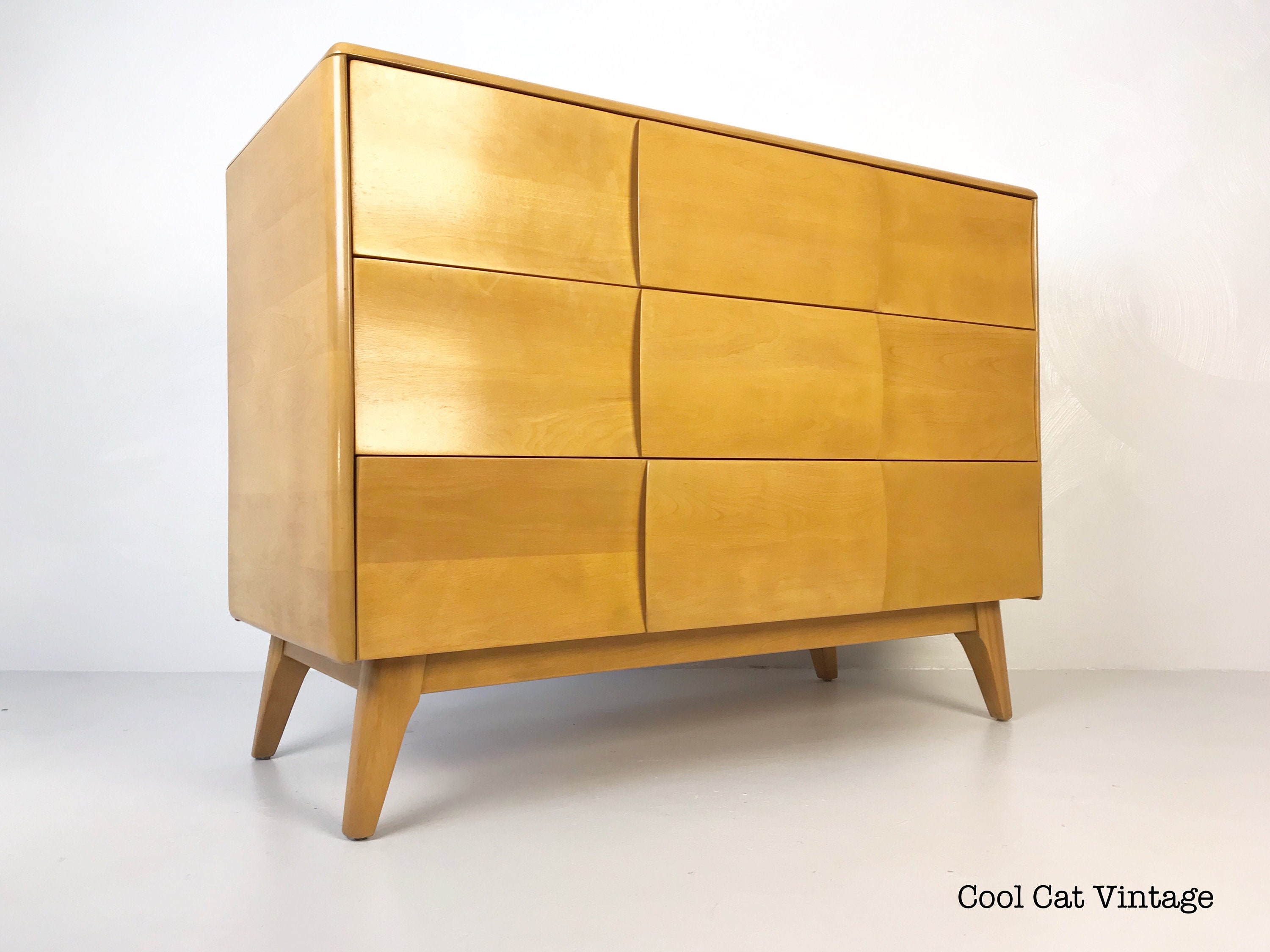 Kohinoor 3 Drawer Dresser Model M141 by Heywood Wakefield circa