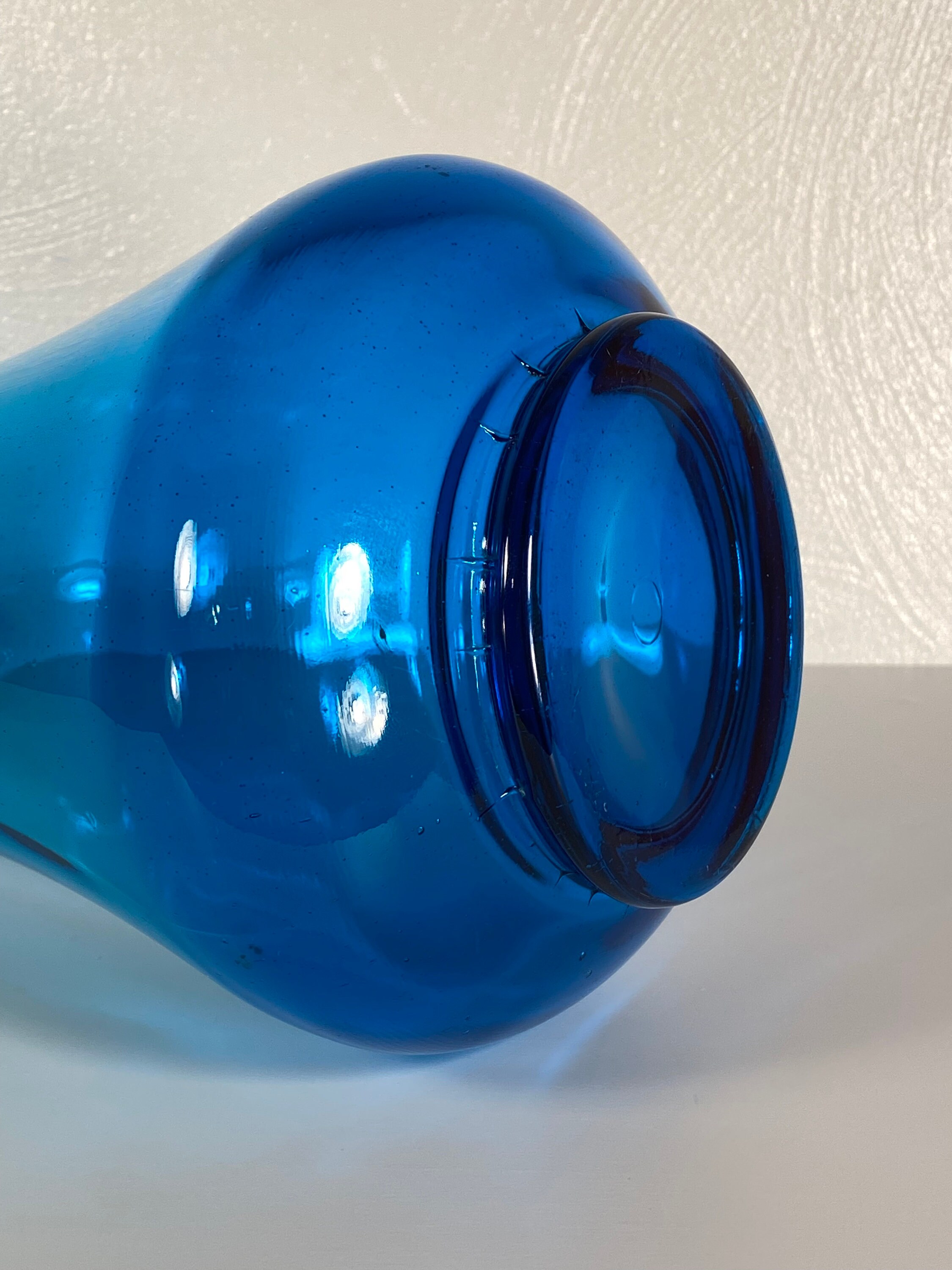 L.E. Smith Blue 18 Swung Vase