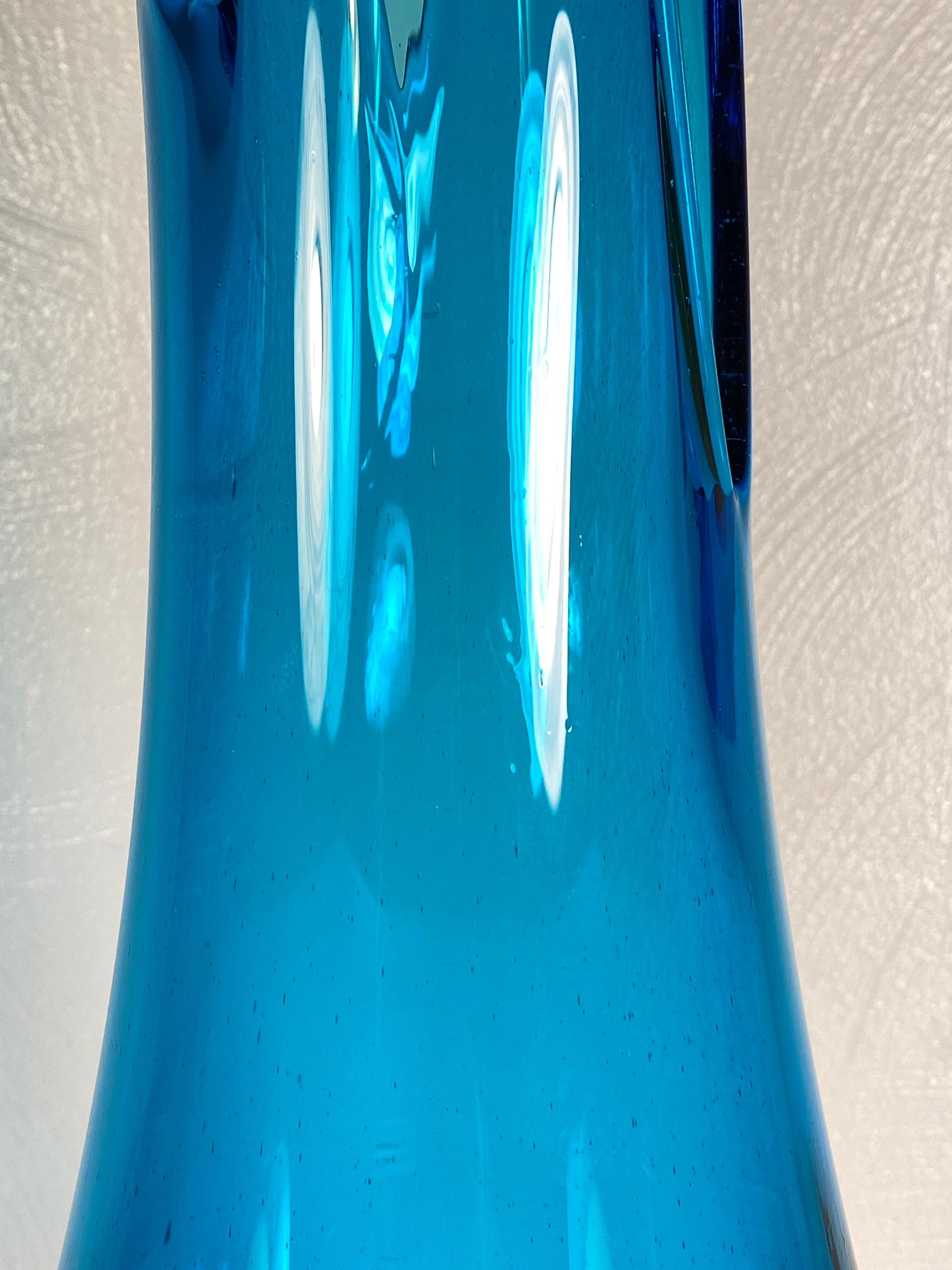 L.E. Smith Blue 18 Swung Vase
