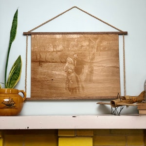 Engraved Wood Photo with Rope Frame: Personalized Portrait