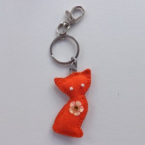 CHAT porte-clé, gingembre chat clé, breloque sac à main. Charme de sac à main.  Conception de chat, chat amoureux cadeau, cadeau Saint-Valentin, cadeau de fête des mères. Cousu à la main.