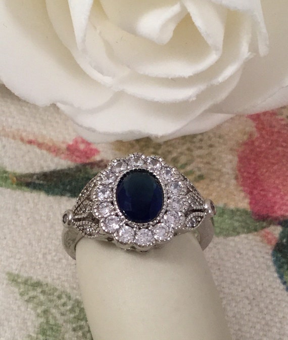 Vintage Jewellery White Gold Ring Blue White Sapp… - image 2