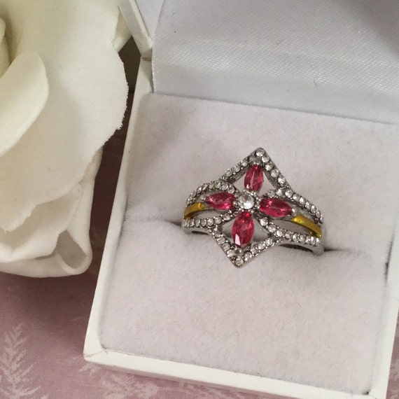 Vintage Jewellery Yellow Gold Ring with Rubies an… - image 1