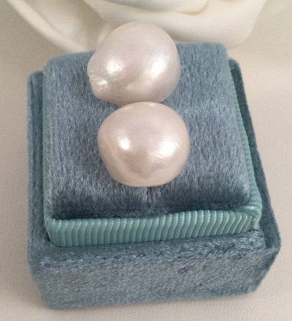 Vintage Jewellery Large White Gold Baroque Pearl … - image 2