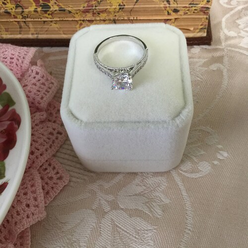Vintage Jewellery White Gold Ring with Sapphires Antique Art Deco Dress Jewelry medium to large ring size 8 or shops Q