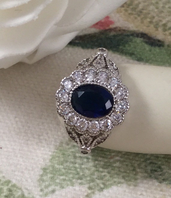 Vintage Jewellery White Gold Ring Blue White Sapp… - image 1