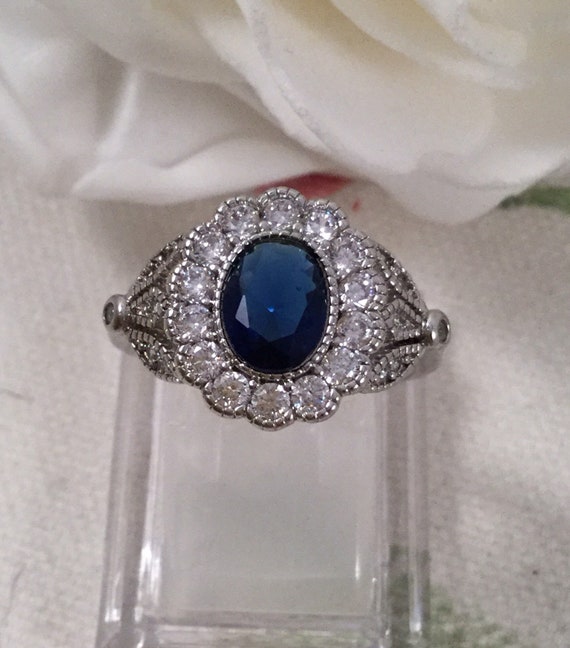 Vintage Jewellery White Gold Ring Blue White Sapp… - image 9