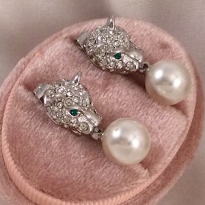 Vintage Jewellery White Gold Silver Earrings with Pearls Leopard Panther Ear Rings Emerald Eyes Antique Art Deco Dress Wedding Jewelry
