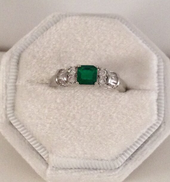 Vintage Jewellery White Gold Ring with Emerald an… - image 4