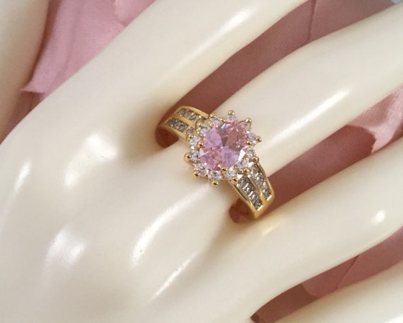Vintage Jewellery Yellow Gold Ring with Pink and … - image 4