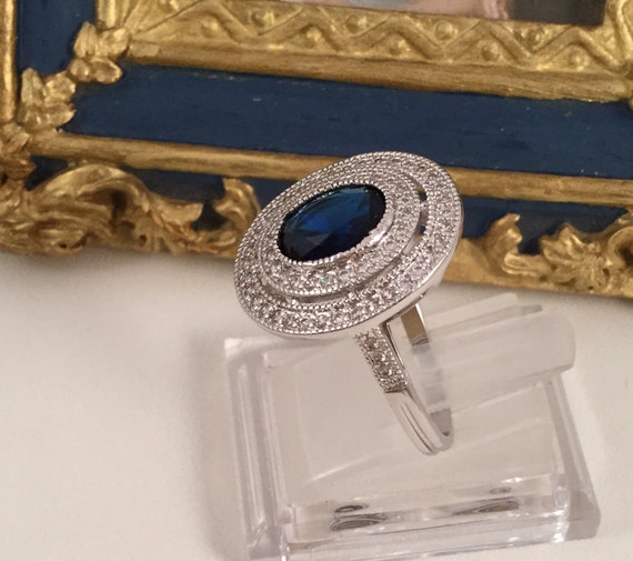 Vintage Jewellery White Gold Ring with Blue and W… - image 8