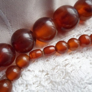 Retro vintage brown Bakelite graduated bead necklace with Art Deco barrel clasp