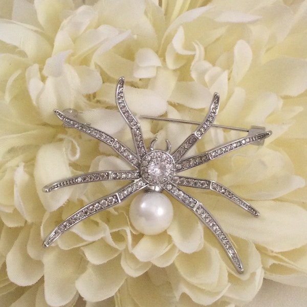 Vintage Jewellery Silver Spider Brooch Pin with Pearl Antique Art Deco Dress Jewellery for coat hat shawl cape scarf