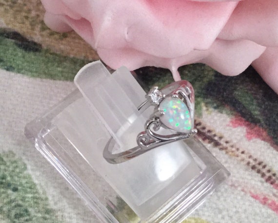 Opal claddagh ring white gold discount