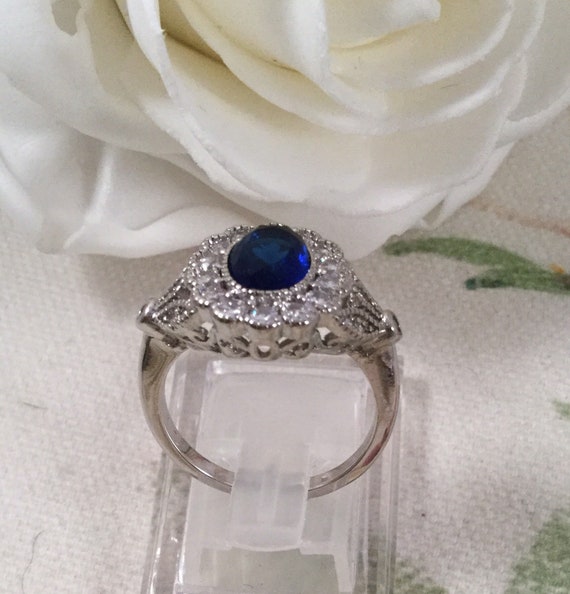 Vintage Jewellery White Gold Ring Blue White Sapp… - image 10