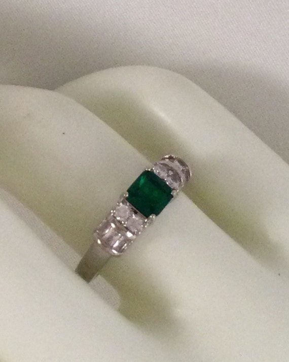 Vintage Jewellery White Gold Ring with Emerald an… - image 5