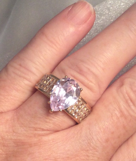 Vintage Jewellery Yellow Gold Ring With White Sapphires Antique