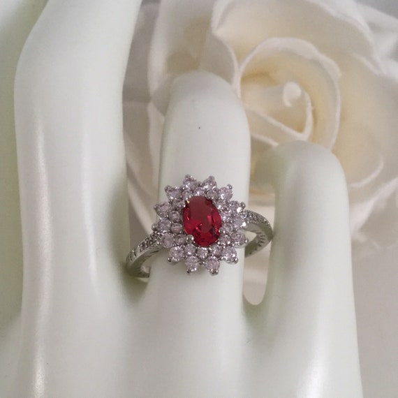 Vintage Jewellery Gold Ring with Ruby and White S… - image 3