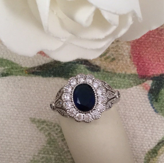 Vintage Jewellery White Gold Ring Blue White Sapp… - image 3