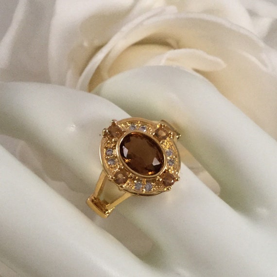 Vintage Jewellery Yellow Gold Ring with Brown Top… - image 1