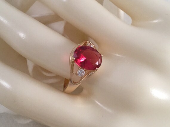 Vintage Jewellery Yellow Gold Ring with Ruby and … - image 4