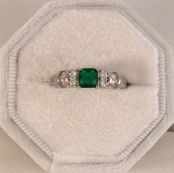 Vintage Jewellery White Gold Ring with Emerald an… - image 2