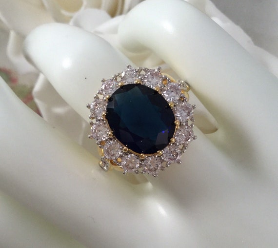 Vintage Jewellery Yellow Gold Ring with Blue and … - image 1
