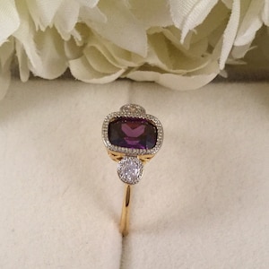 Vintage Jewellery Yellow Gold Ring with Amethyst and White Sapphires Antique Art Deco Dress Jewelry medium to large size 8 or Q