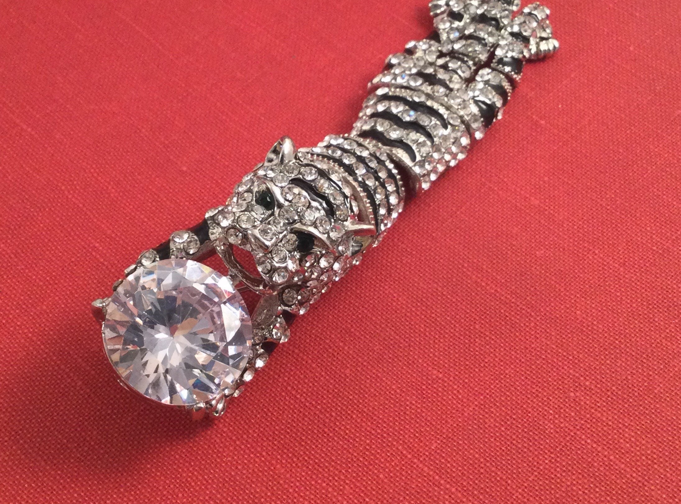 Spilla Spalla Grande Con Tigre E Strass Argento &ndash; Vintage, Glamour, Dichiarazione Di Stile