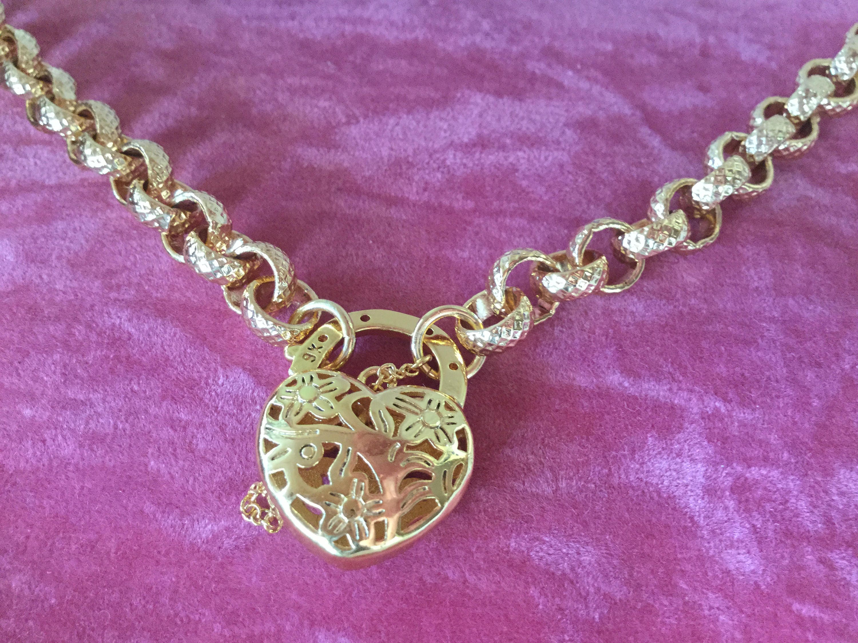 Vintage Jewellery Yellow Gold Embossed Chain Necklace With